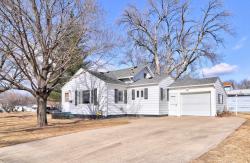 802 N 11th Street Estherville, IA 51334