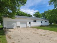 1707 11th Street Emmetsburg, IA 50536