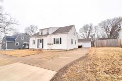1321 1st Avenue S Estherville, IA 51334