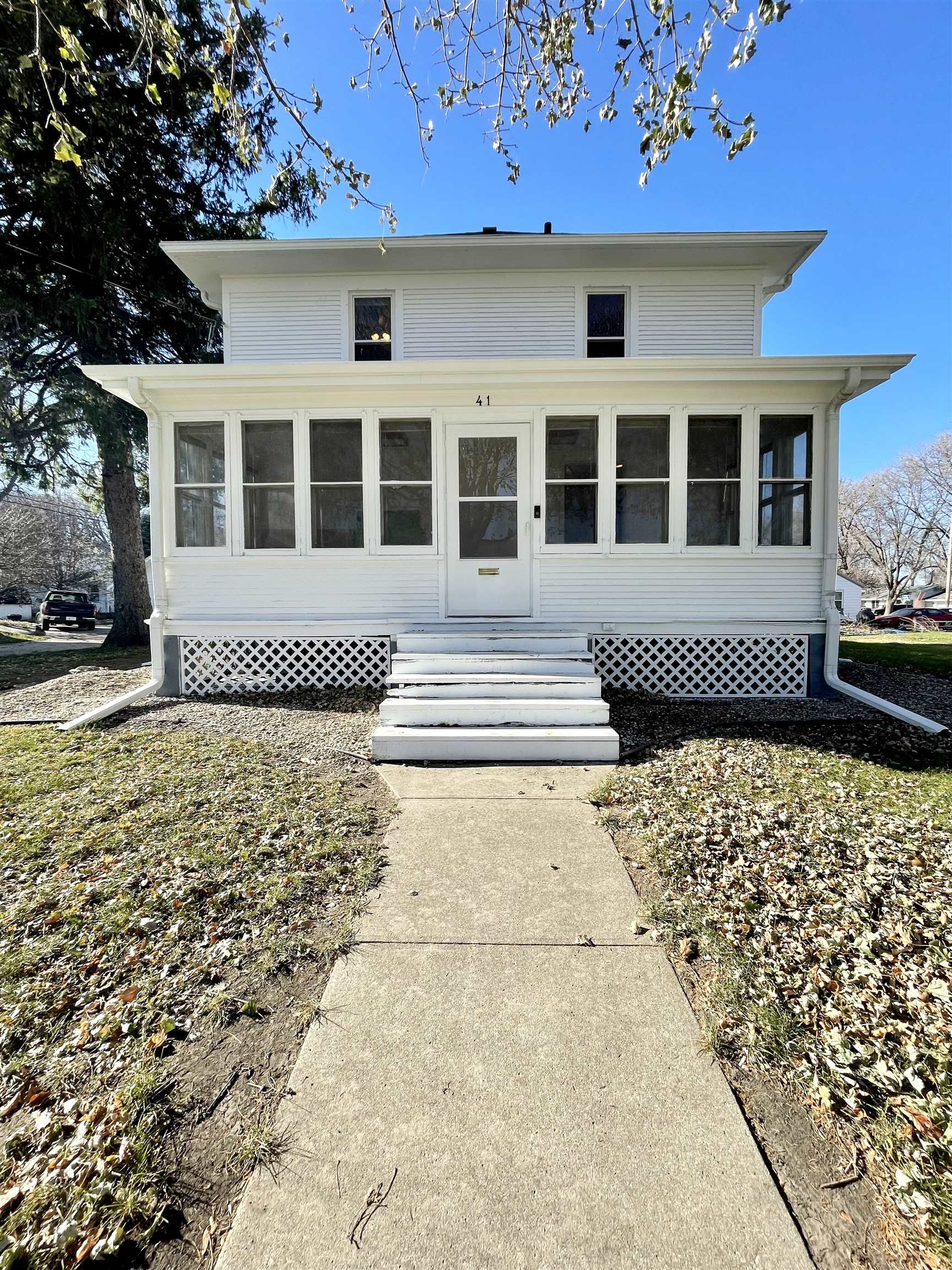 MLS 231239 41 N 1St Avenue W Hartley, IA 51346