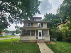 803 N 6th Street Estherville, IA 51334