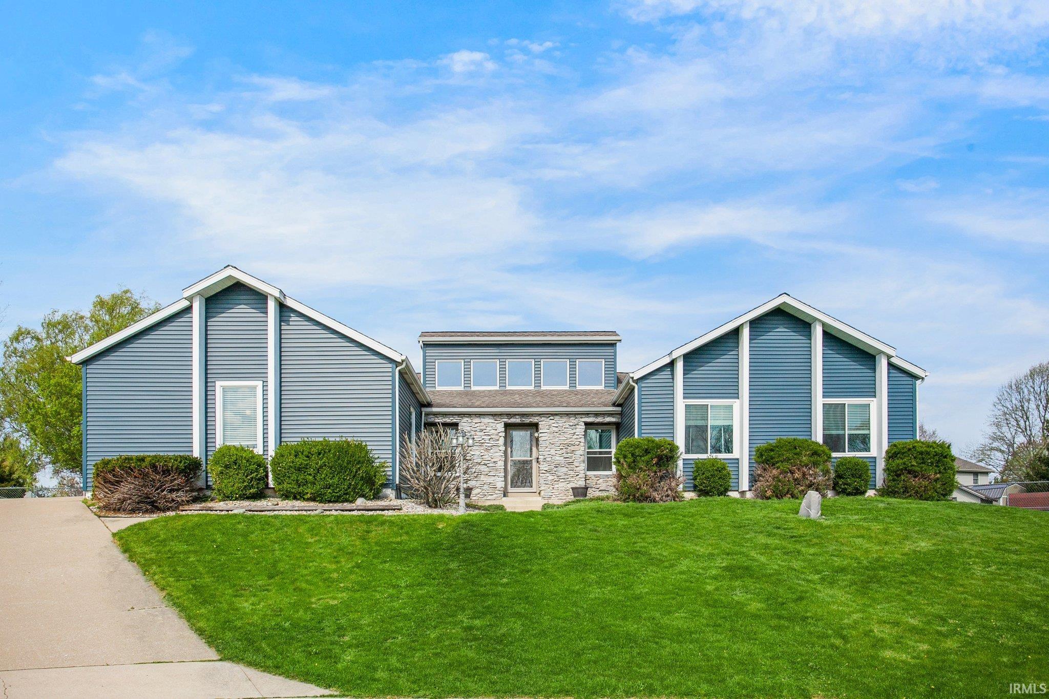 MLS 202413034 13730 Creston Hills Mishawaka, IN 465449780