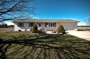 7688 N 900 East, New Carlisle, IN 46552