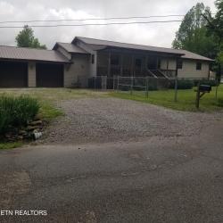 206 Woods Rd Oliver Springs, TN 37840