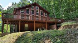 111 & 113 Leslie's Mountain Drive Miracle, KY 40856