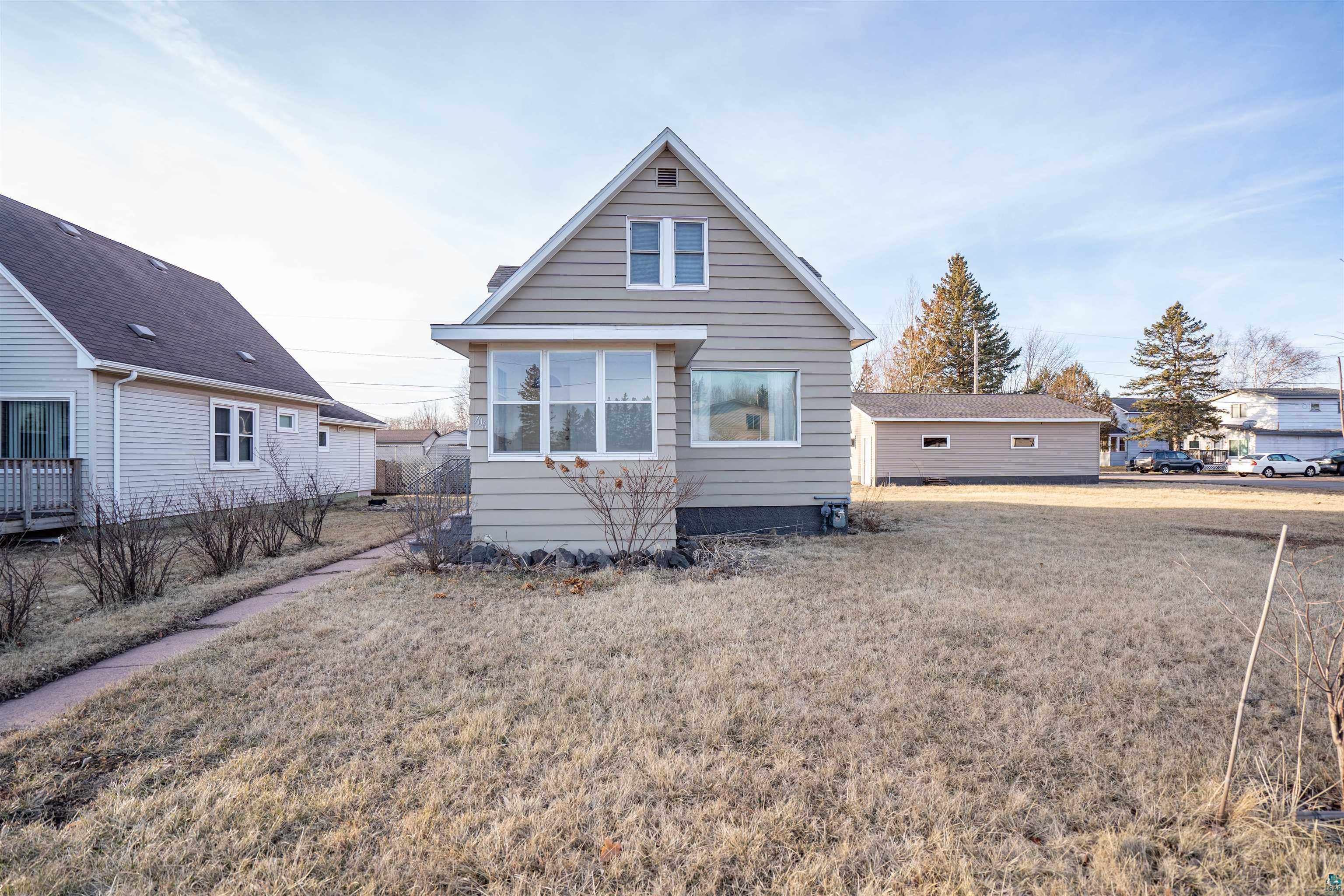 MLS #6112432 - 706 39Th Ave E Superior, WI 54880