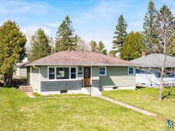 1715 9Th Ave Two Harbors, MN 55616