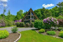 1052 Lakeside Drive Harveys Lake, PA 18618