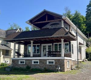 Photo of property at 2489 Lakeside Drive