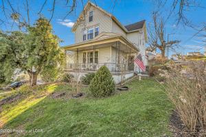 Photo of property at 545 N Lincoln Avenue