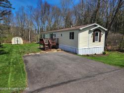 24 Valley Gorge Trailer Court White Haven, PA 18661