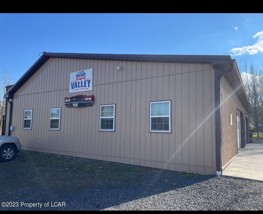 MLS 235727 650 Main Street Sugarloaf, PA 18249