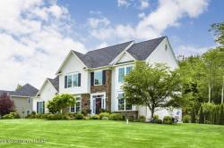 1131 Woodberry Drive Mountain Top, PA 18707
