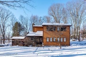 Photo of property at 31 Hilltop Drive