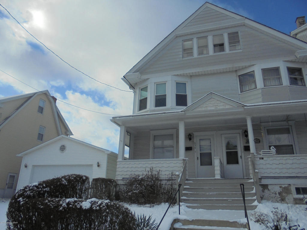 Spacious 5 Bedroom Half Double in Hazleton