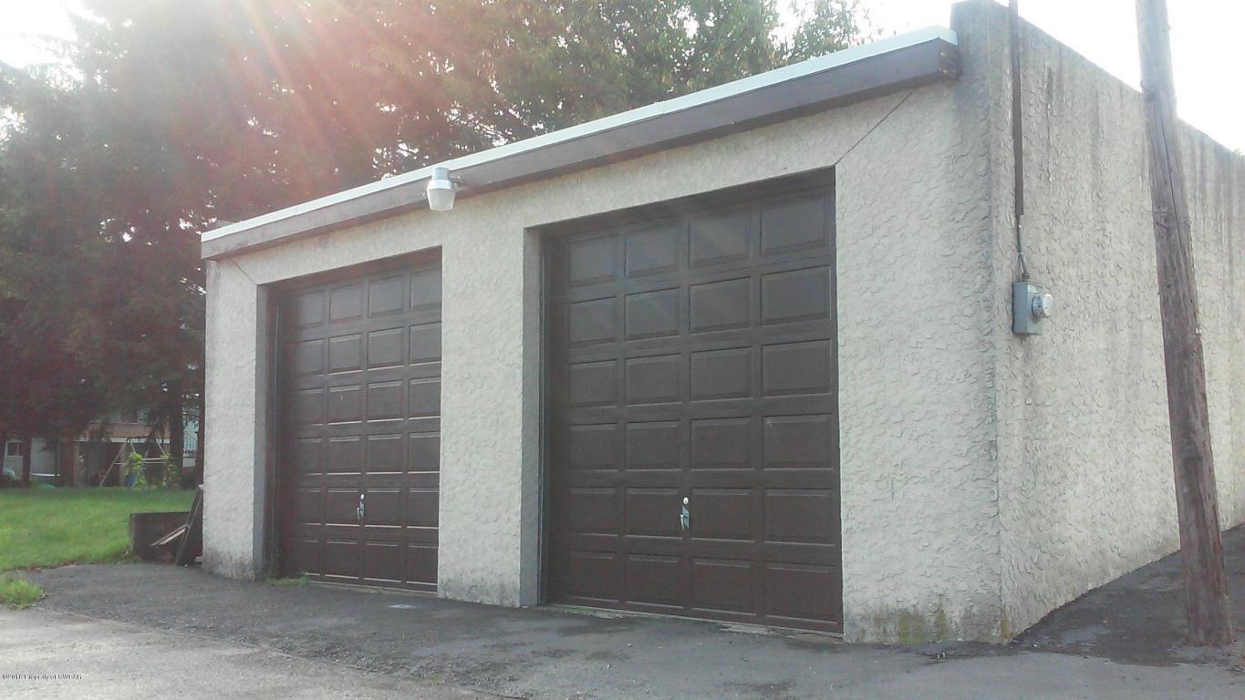 Hazleton Garage - NEW Roof, Heated