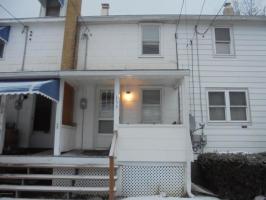 155 1st St, Oneida, PA 18242