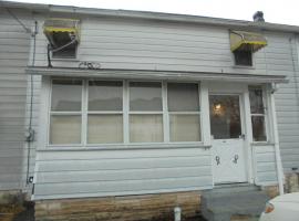 195 4th St, Oneida, PA 18242