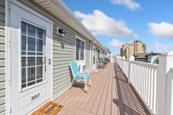 189 E Grand Avenue 307 Old Orchard Beach, ME 04064