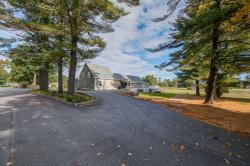 12 Clubhouse Drive Naples, ME 04055