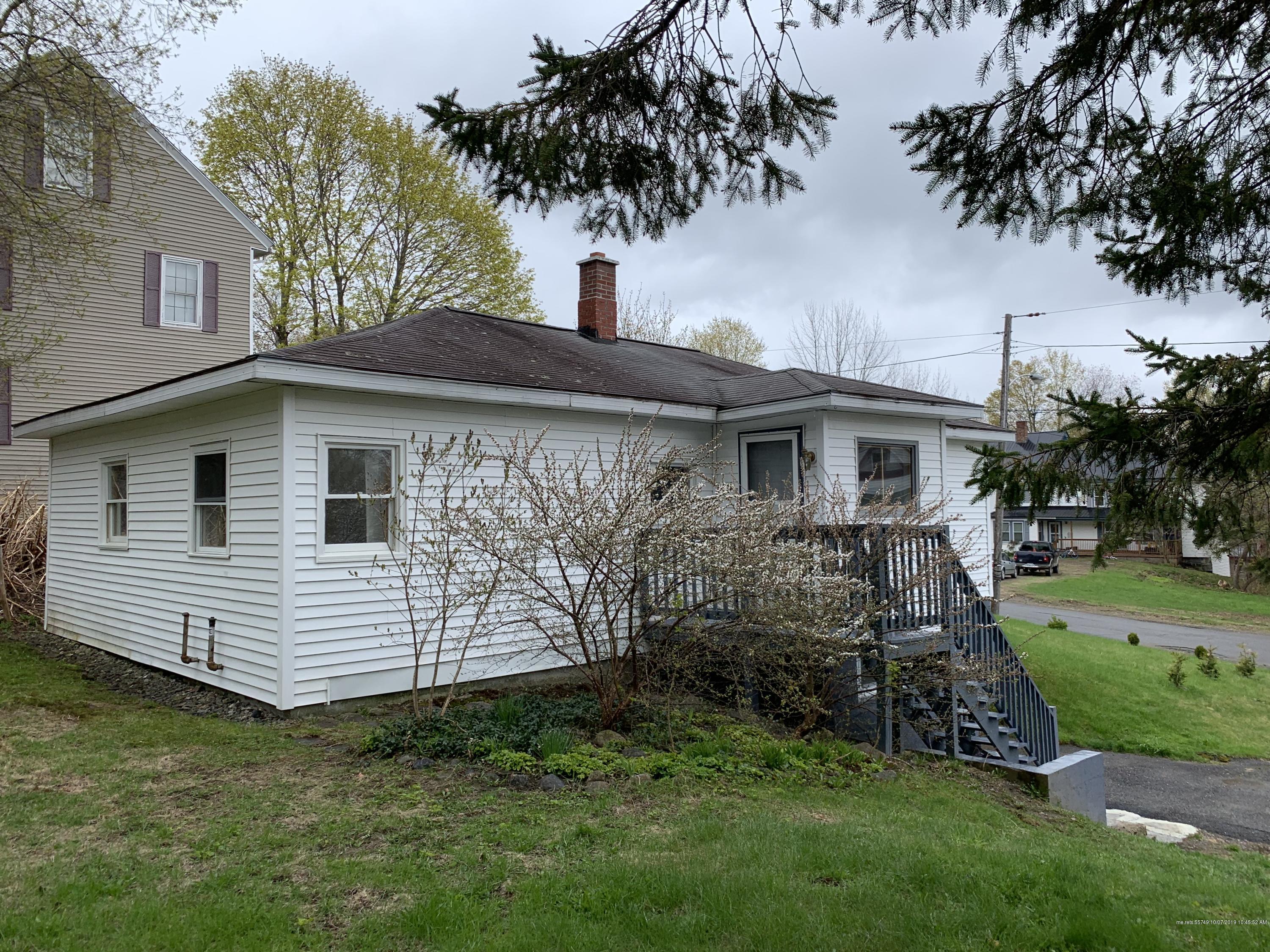 Mls 1414846 7 Forest Street Dexter Me 04930
