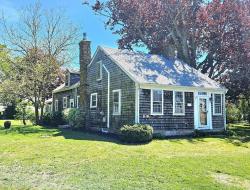 4 Randall Rd Mattapoisett, MA 02739