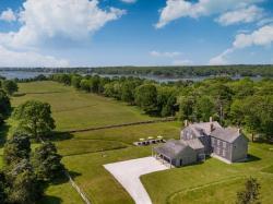 1541 Main Rd Westport, MA 02790
