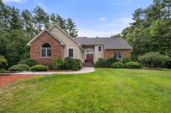 34 Wood Duck Rd Acushnet, MA 02743