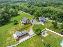 16 Morses Ln Acushnet, MA 02743