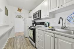 6 Whittier Pl 8P Boston, MA 02114