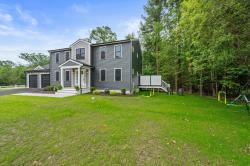 10 Mccue Circle Abington, MA 02351