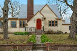 28 Edgeworth St Weymouth, MA 02189