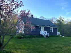 10 Leominster Rd Sterling, MA 01564