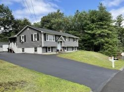 3 Glenwood Dr Leominster, MA 01453