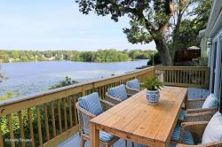 49 Lake View Rd Weymouth, MA 02189