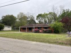 948 Clubhouse Drive Wiggins, MS 39577