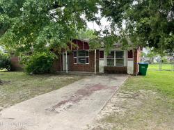 6136 Frederick Street Moss Point, MS 39563