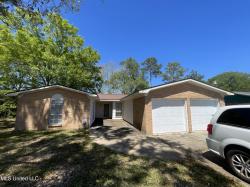 2512 Holiday Dr Drive Gautier, MS 39553
