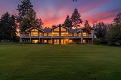 195 Pine View Lakeside, MT 59922