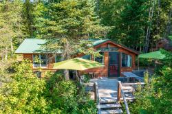 1050/1056 Lake Drive Columbia Falls, MT 59912