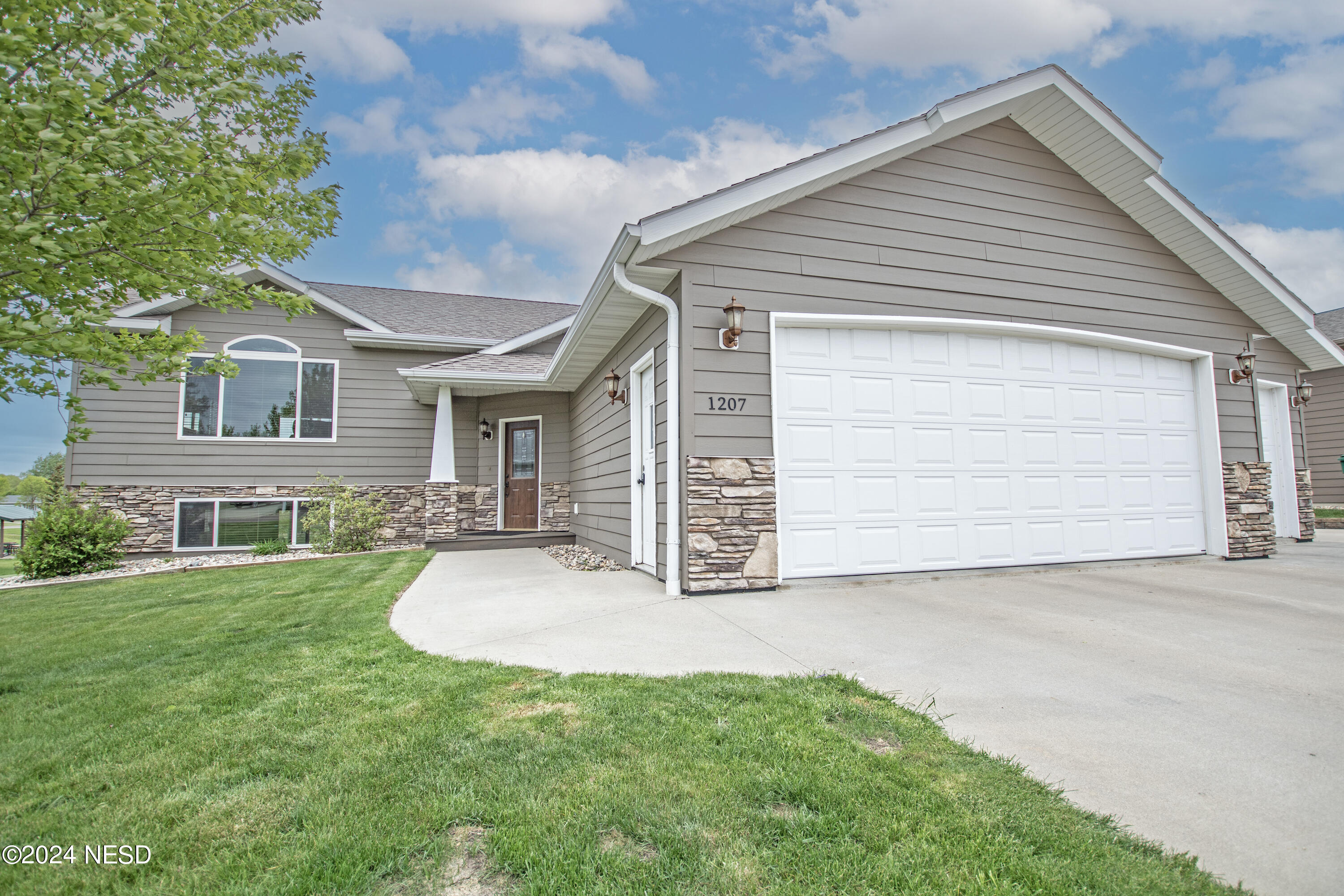 MLS 281257 1207 Cherry Drive NE Watertown, SD 57201