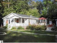 13372 N Knollwood Drive, Northport, MI 49670