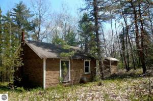 755 N Carmean Road, Honor, MI 49640