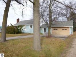914 W S Airport Road, Traverse City, MI 49686