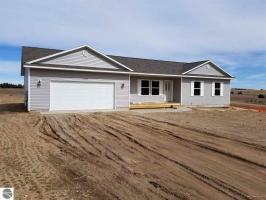 8565 King Arthurs Court, Kingsley, MI 49649