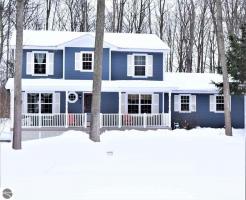 9709 Echo Valley Drive, Traverse City, MI 49684