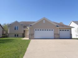 1009 Bluff Heights Drive SE Lonsdale, MN 55046