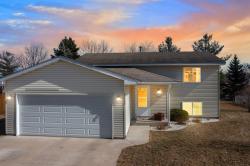1140 Carriage Hills Drive S Cambridge, MN 55008