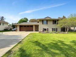 867 Haralson Drive Apple Valley, MN 55124