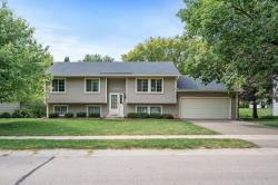 18647 Harrogate Drive Eden Prairie, MN 55346